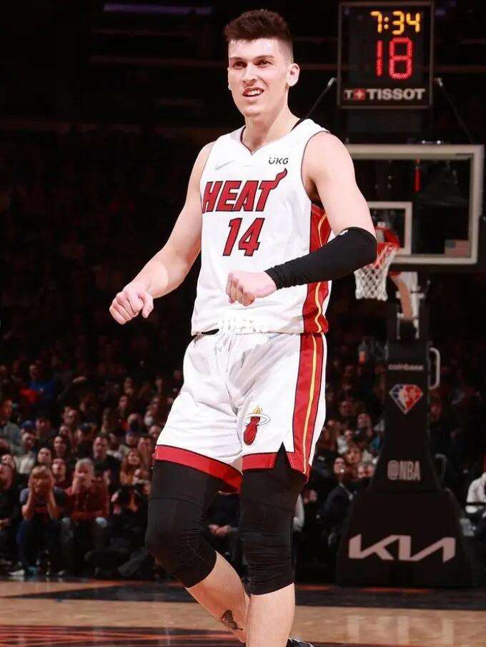 同时推动了 同时推动了