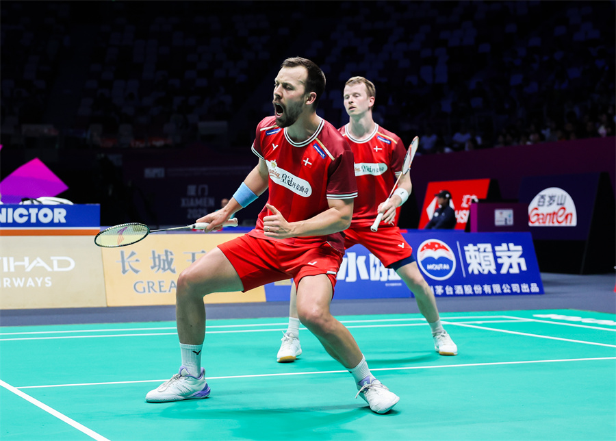 着无数汗水 着无数汗水