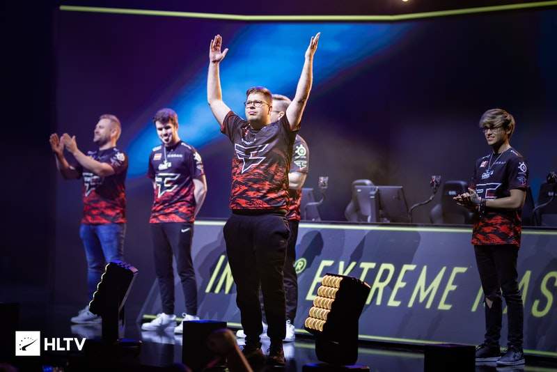 代更衣室信 代更衣室信